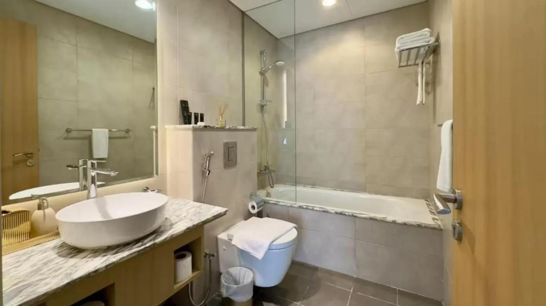Stylish Home 15Min To Dubai Mall And Rooftop Pool Apartment